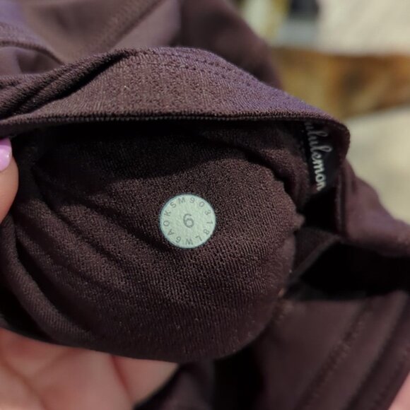 Lululemon Strength & Sweat Crop *23" Black Satin - Picture 6 of 11